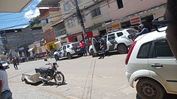 Adolescente é baleado no meio da rua em Guaçuí 