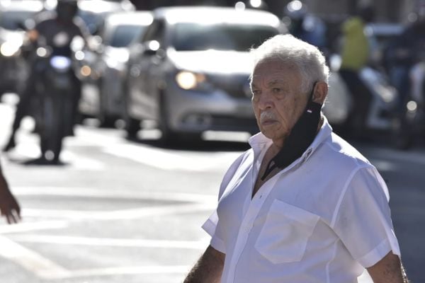 Moradores do ES começam a circular sem uso de máscara após 2 anos de pandemia de Covid por Ricardo Medeiros