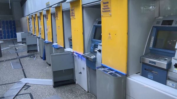 Agência do Banco do Brasil na Reta da Penha foi destruída por homem embriagado por Archimedis Patrício