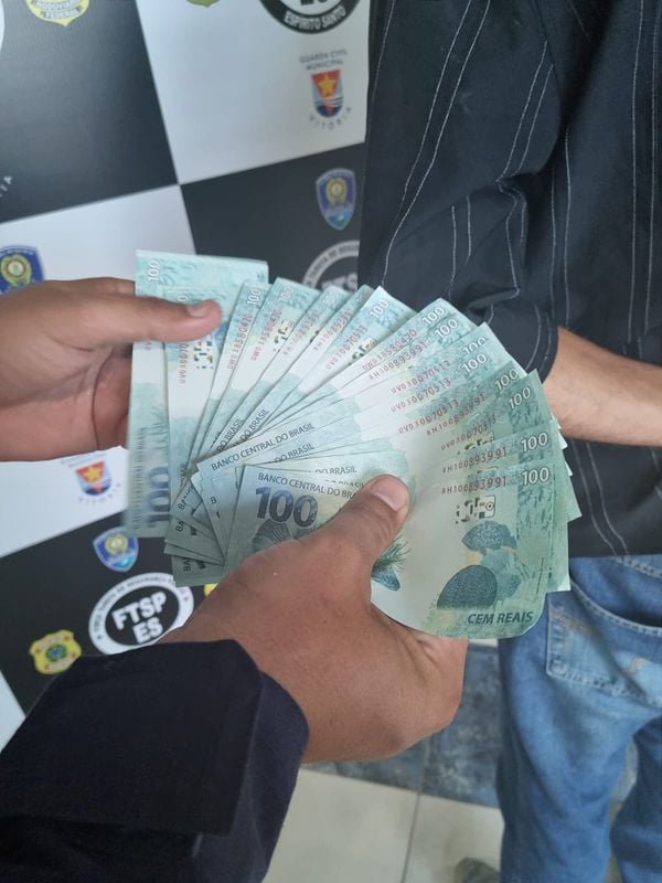 Homem é preso com R$ 2 mil com notas falsas e pode pegar 12 anos de prisão no ES por Guarda Municipal de Vila Velha