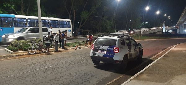 Suspeito de assaltar passageiro em ônibus ficou ferido após ser atropelado em Cariacica