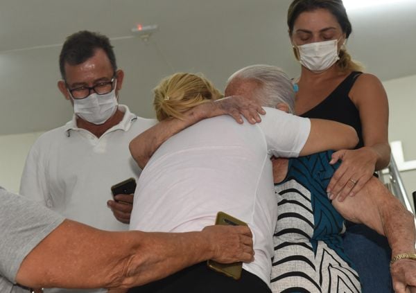 O empresário Sérgio Magalhães Gaudio, 77, foi condenado a 20 anos de prisão pela morte de sua esposa, Vanusa de Barros. Familiares de Vanusa comemoram a sentença dada pela Justiça. A jovem foi assassinada em 2001.  por Carlos Alberto Silva