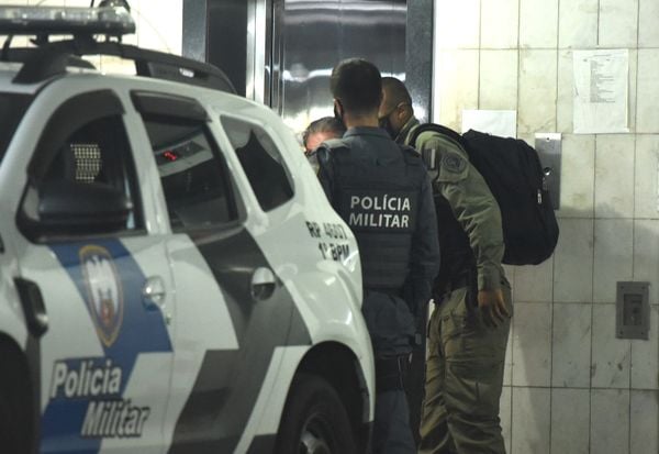 O empresário Sérgio Magalhães Gaudio, 77, foi condenado a 20 anos de prisão pela morte de sua esposa, Vanusa de Barros. Familiares de Vanusa comemoram a sentença dada pela Justiça. A jovem foi assassinada em 2001.  por Carlos Alberto Silva