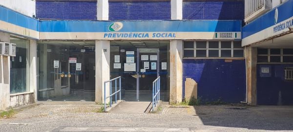 Fachada do prédio do INSS, em Cachoeiro