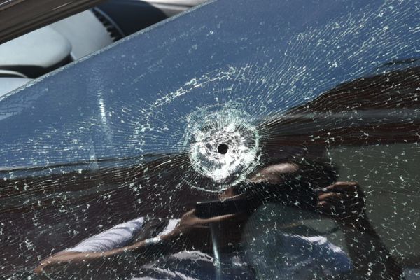 Policial civil foi baleado no braço em rua ao lado do Ginásio do Tartarugão por Carlos Alberto Silva