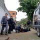 Imagem - Após tiroteio entre traficantes, idosa acha granada na porta de casa em Vila Velha