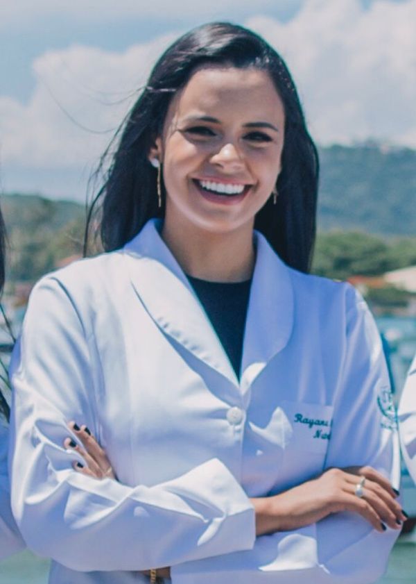 De acordo com a nutricionista clínica e esportiva Rayana Rangel, que integra a equipe da clínica Semblant, o emagrecimento é o resultado de uma combinação de bons hábitos, que incluem sono adequado e atividade física regular.