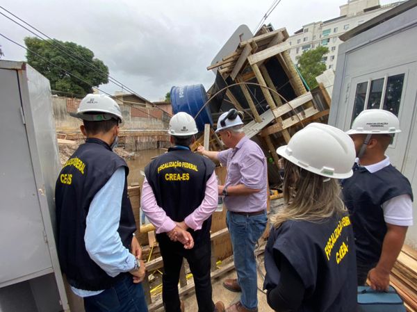 Estrutura desabou em Jardim Camburi, Vitória por Divulgação | Crea-ES