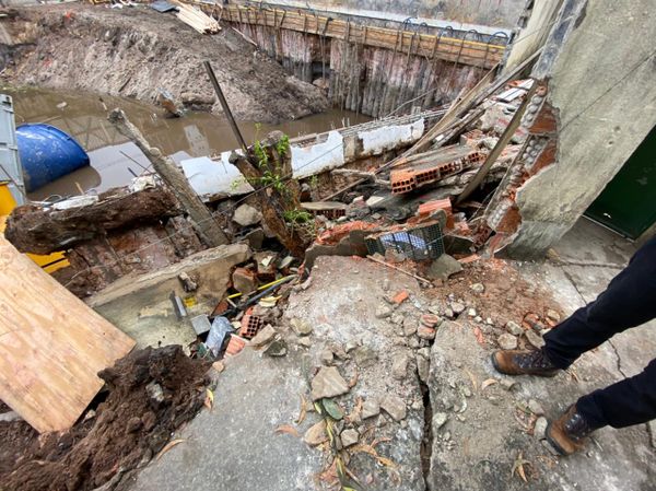 Estrutura desabou em Jardim Camburi, Vitória por Divulgação | Crea-ES