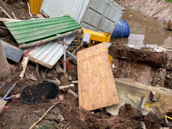 Estrutura desabou em Jardim Camburi, Vitória por Divulgação | Crea-ES