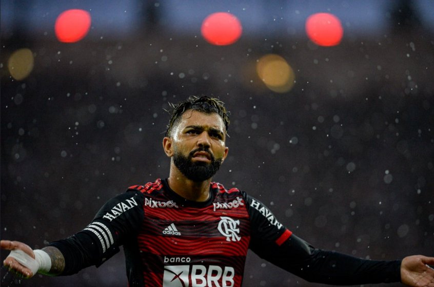 Atacante do Flamengo acumula sete cartões vermelhos nas últimas quatro temporadas com a camisa rubro-negra