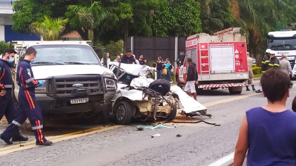 Uma pessoa morre após se envolver em colisão em Venda Nova do Imigrante por Redes Sociais
