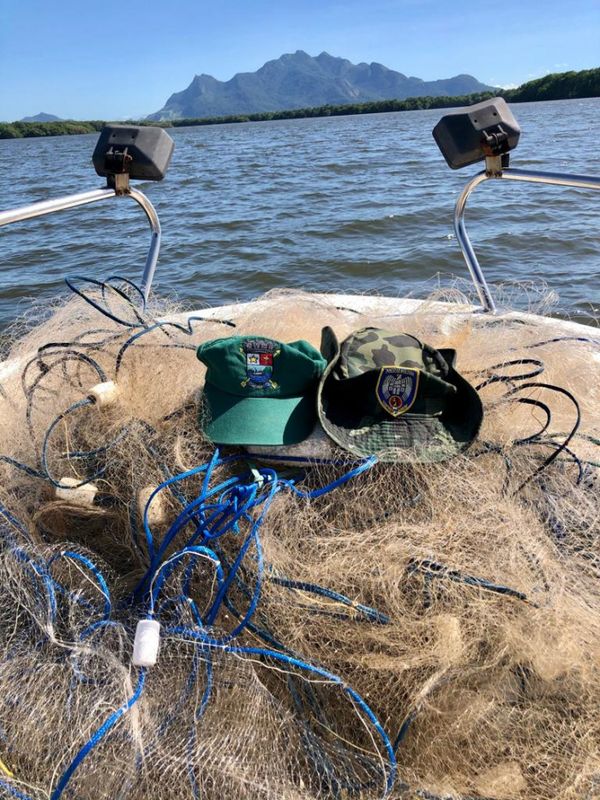 Três redes ilegais foram apreendidas em operação em Vitória