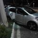 Imagem - Carona morre após carro bater em poste na Praia de Camburi, Vitória