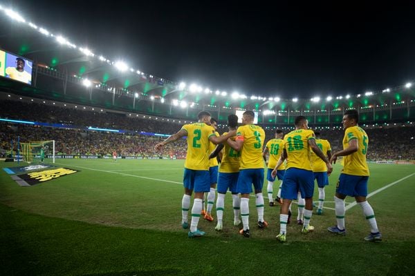 A Gazeta  Veja o expediente dos servidores no ES em dias de jogos do Brasil  na Copa
