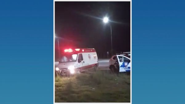 Ambulância do Samu e a Polícia Militar foram à casa, em Viana Sede, na noite deste domingo (27)
