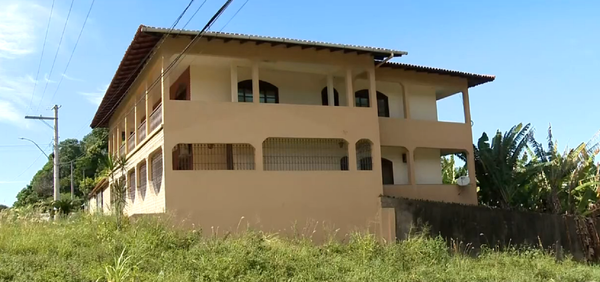 Homem foi morto com tiro no rosto após invadir casa em Viana neste domingo (27)