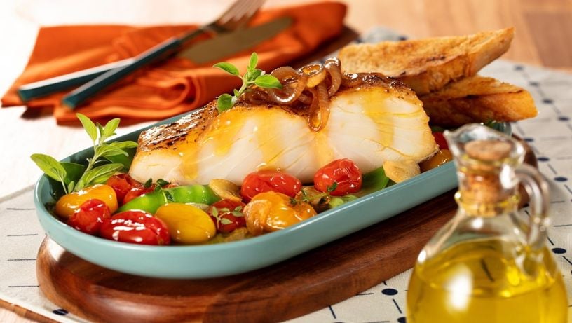 Lombo de bacalhau com cebolas caramelizadas