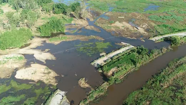 75 dias após cheia do Rio Doce, moradores continuam ilhados em Linhares