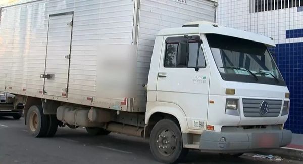 Ladrão levou carga de caminhão enquanto caminhoneiro dormia.