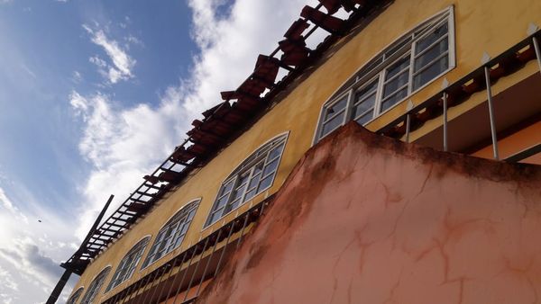 Chuva e rajadas de vento provocam estragos em Muniz Freire por Divulgação/ PMMF