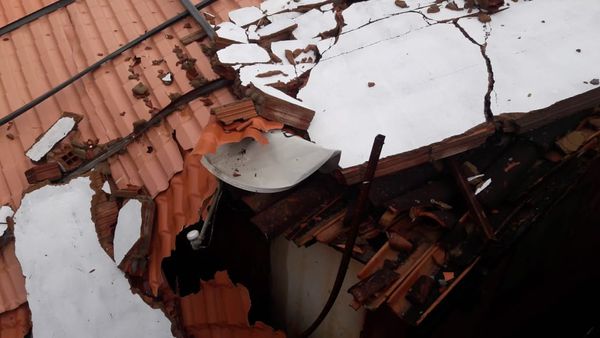 Chuva e rajadas de vento provocam estragos em Muniz Freire por Divulgação/ PMMF