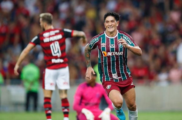 Cano aproveitou jogada que teve início em falha de Léo Pereira e abriu caminho para a vitória do Fluminense