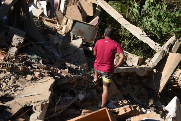 Casa desaba em Flexal II, Cariacica por Fernando Madeira