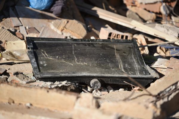 Casa desaba em Flexal II, Cariacica por Fernando Madeira