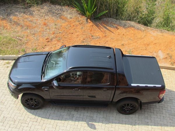 Lançada há um ano para diversificar a oferta da Ford Ranger, a versão Black tem no custo-benefício um dos seus maiores atrativos