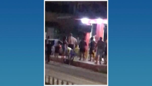 O dono de um bar em Vila Velha foi baleado depois de dois homens atirarem contra sargento da PM