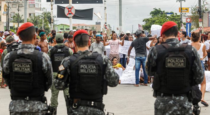 Tudo começou na quarta-feira (30), quando uma menina de 6 anos morreu após ser baleada na comunidade Salinas. Ela brincava no terraço da casa da avó