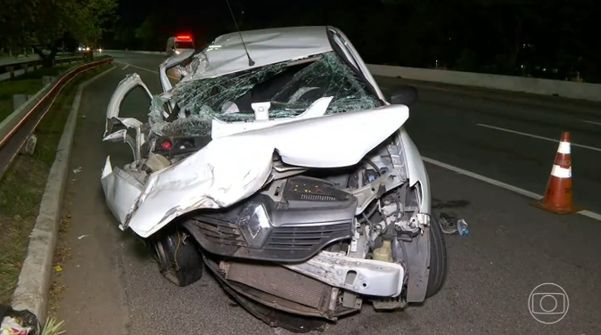 Imagens do carro após o acidente com o ex-BBB Rodrigo Mussi
