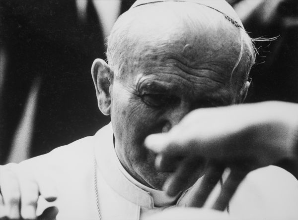O Papa João Paulo II foi clicado para a exposição  