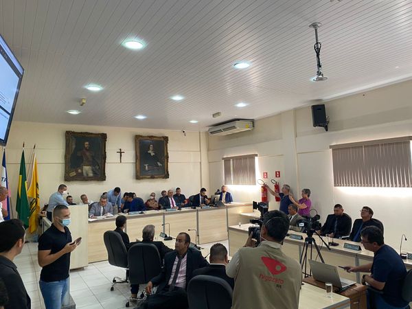 Prefeito interino assume o cargo da presidência da Câmara de Itapemirim