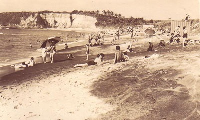 Praia da Areia Preta, em Guarapari, na década de 1950. Crédito: Acervo/IJSN