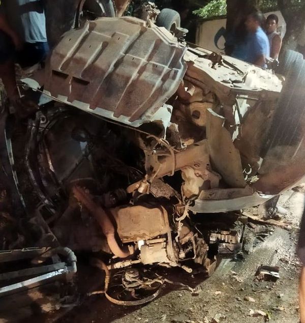 Carro capota em acidente em rodovia de Pancas por Leitor | A Gazeta