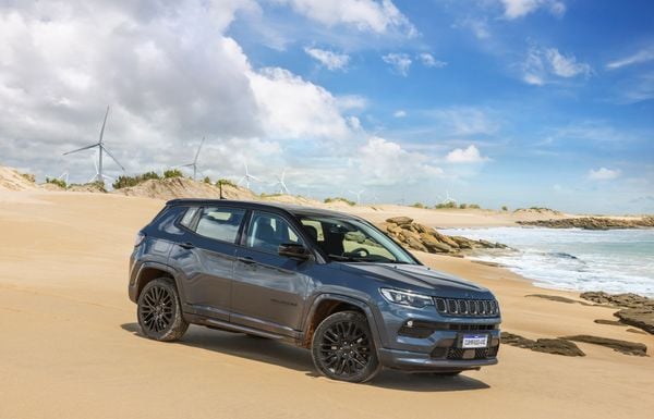 Jeep Compass 4xe começa a ser vendido no Brasil por R$ 349.990