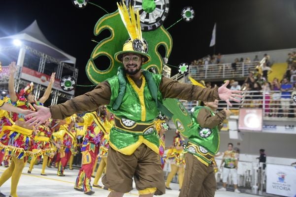 Desfile da escola de samba Chegou O que Faltava no carnaval de Vitória.