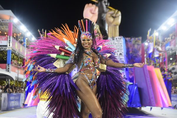 Desfile das Escolas de Samba de Vitória. Pega no Samba. 
