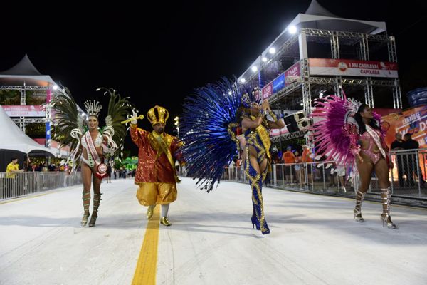 Família Real abrindo o carnaval de Vitória