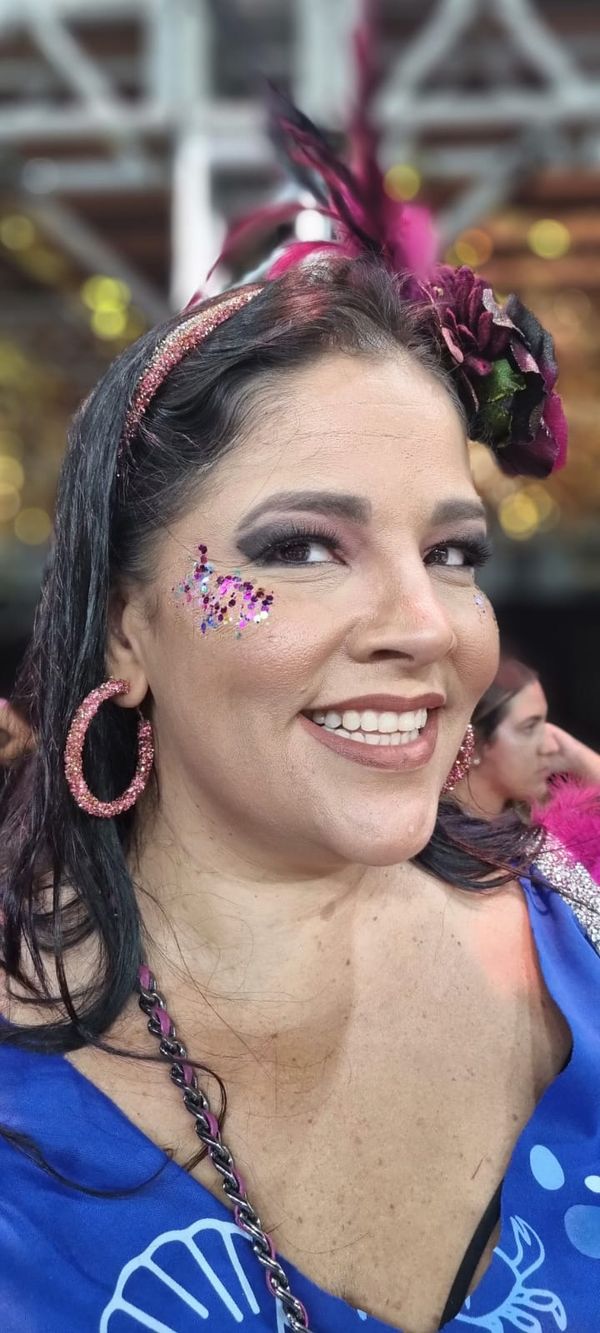 Maquiagem no Sambão: Flavia Cosmo, comerciante