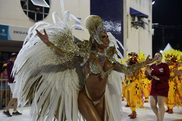 Rainha de bateria da Independente de Boa Vista  por Rodrigo Gavini