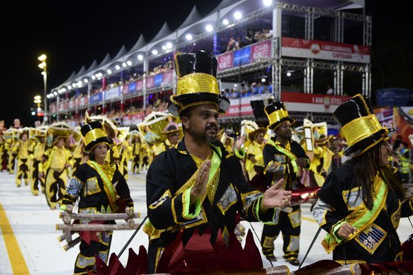 Carnaval 2022 - Desfile da Mocidade Unida da Glória    por Fernando Madeira