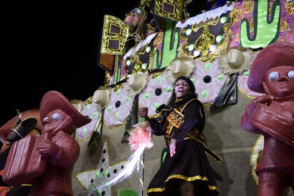 Carnaval 2022 - Desfile da Mocidade Unida da Glória    por Fernando Madeira