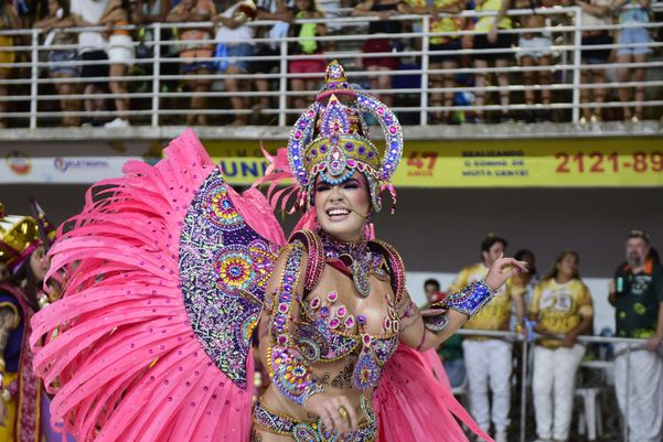 Carnaval 2022 - Desfile da Mocidade Unida da Glória    por Fernando Madeira