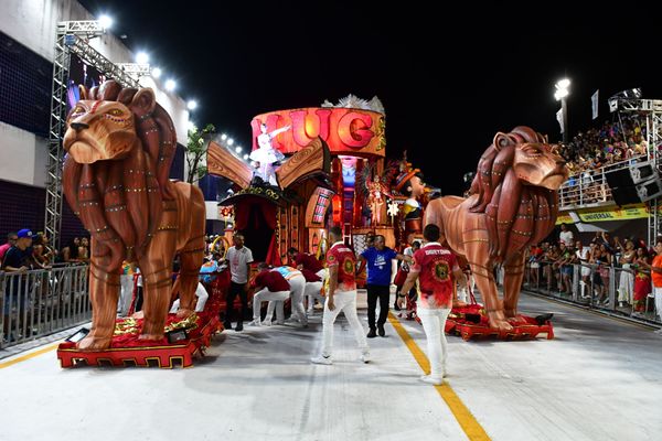 Carnaval 2022 - Desfile da Mocidade Unida da Glória    por Fernando Madeira