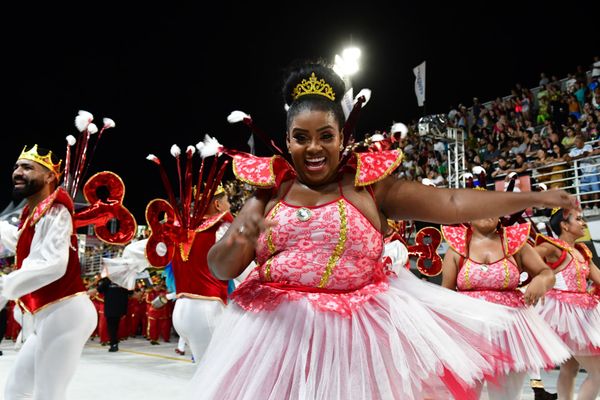 Carnaval 2022 - Desfile da Mocidade Unida da Glória    por Fernando Madeira