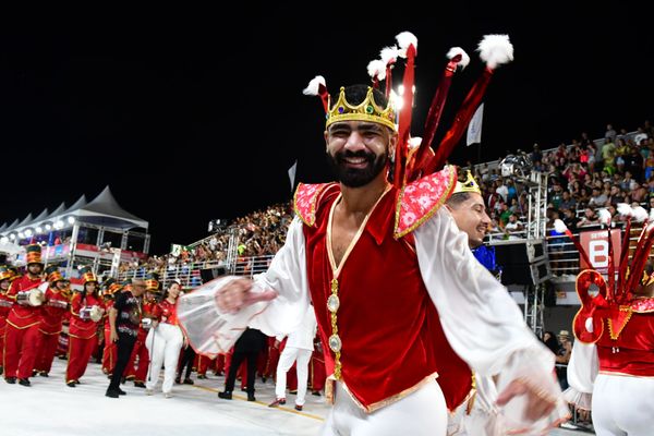 Carnaval 2022 - Desfile da Mocidade Unida da Glória    por Fernando Madeira