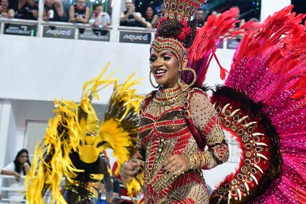 Carnaval 2022 - Desfile da Mocidade Unida da Glória    por Fernando Madeira